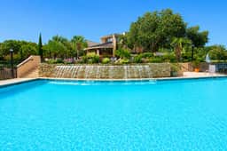 Near Beach Condo w/ Pool · Hot Tub · Pickleball - Image 3