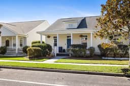 Cozy Escape|Downtown Bluffton|Dog Friendly|Beaches - Image 3