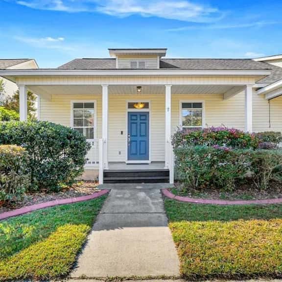 Cozy Escape|Downtown Bluffton|Dog Friendly|Beaches - Image 1