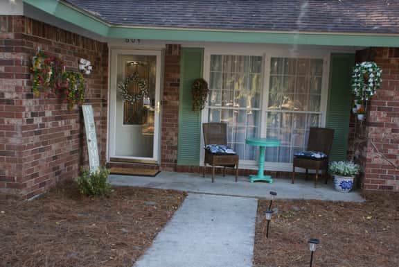 Near Downtown|Quiet|Historic|King Bed|Parris Isld - Image 3